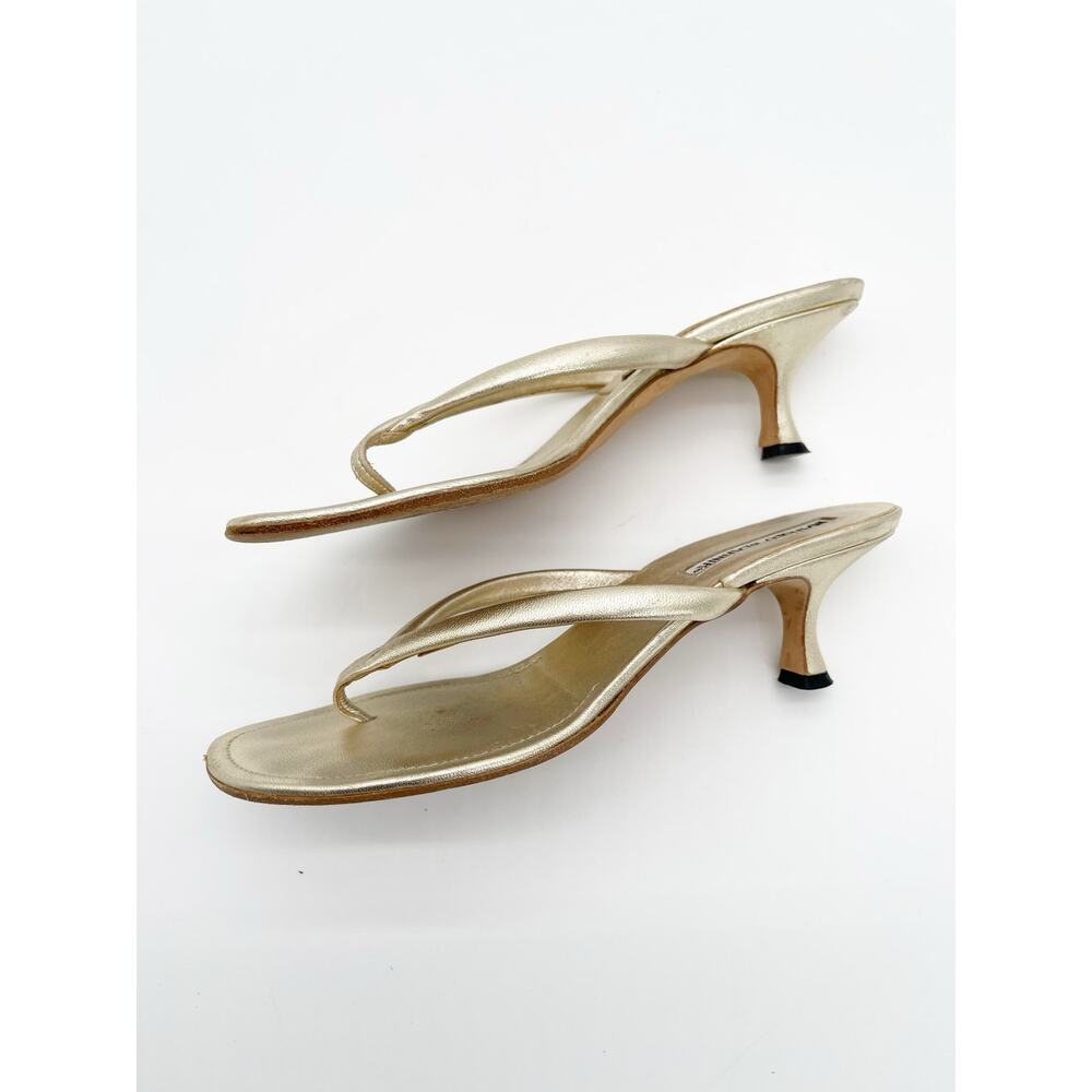 Manolo Blahnik Vintage Paterno Gold Leather Thong Kitten Heel Sandals IT 36.5 - Picture 5 of 12